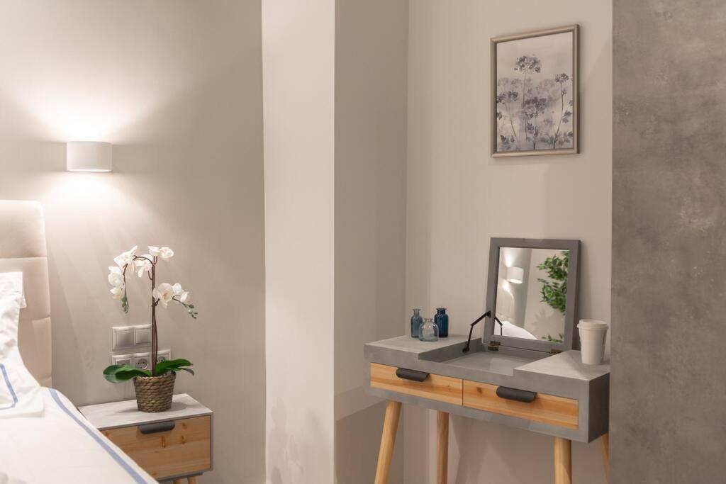 A11 Pristine & Comfy Studio Near Plaka & Parthenon Athen Eksteriør bilde